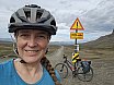Það var búið að vara mig við miklu þvottabretti á leiðinni en vegurinn hlýtur að hafa verið með betra móti, mér fannst hann yfirleitt ágætur.  Hjólið mitt heitir Cube Nature og er á breiðum og grófum dekkjum miðað við flest hybrid hjól. - Reykjavík – Skagafjörður um Kjöl