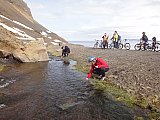 2014 - Heimsins besta drykkjarvatn er &iacute; V&iacute;g&eth;&aacute; &iacute; Seljadal &aacute; &Oacute;shl&iacute;&eth;inni. 
Vatni&eth; er enda v&iacute;gt af Gu&eth;mundi g&oacute;&eth;a. Lj&oacute;smynd: R&ouml;gnvaldur &THORN;&oacute;r &Oacute;skarsson. - Hj&oacute;la&eth; &iacute; Fer&eth;af&eacute;lagi &Iacute;sfir&eth;inga