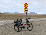 Fr&aacute; Gullfossi heldur malbik &aacute;fram allt a&eth; 15km og algj&ouml;r draumur a&eth; hj&oacute;la &thorn;ann spotta.  A&eth;eins einn og einn b&iacute;ll &aacute; stangli og f&ouml;gur fjallas&yacute;n. - Reykjav&iacute;k &ndash; Skagafj&ouml;r&eth;ur um Kj&ouml;l